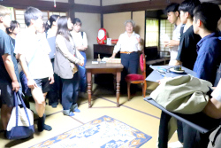 旧藤崎家住宅・赤松館で実測調査を体験学習