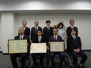 寄附に係る「感謝状贈呈式及び紺綬褒章伝達式」を行いました。