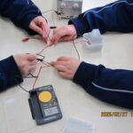 連携理科授業「エネルギー変換素材を使った実験」