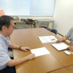 髙松洋校長が肥薩おれんじ鉄道株式会社本社に対し、肥薩おれんじ鉄道一部列車運休についての要望書を提出