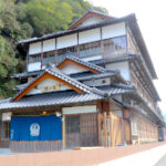 修復工事完了「鶴之湯旅館」